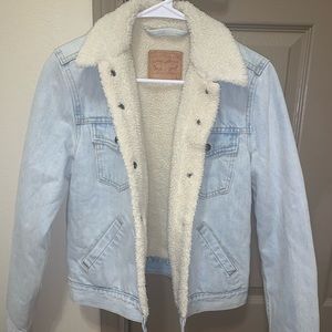 Levi’s Denim Trucker Jacket Fuzzy Interior